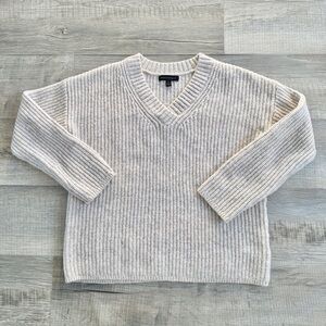 BANANA REPUBLIC Alpaca/Wool Blend V-neck Boxy Sweater (size S)